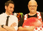 Dos hombres solos sin punto com ni ná